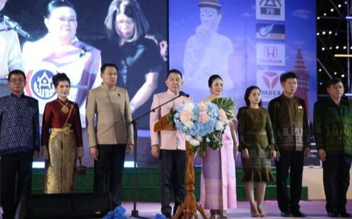 เดินแบบ "ผ้าไทยใส่ให้สนุก" สืบสานศิลป์ผ้าถิ่นไทย ในงานมะขามหวานนครบาลเพชรบูรณ์ 2569