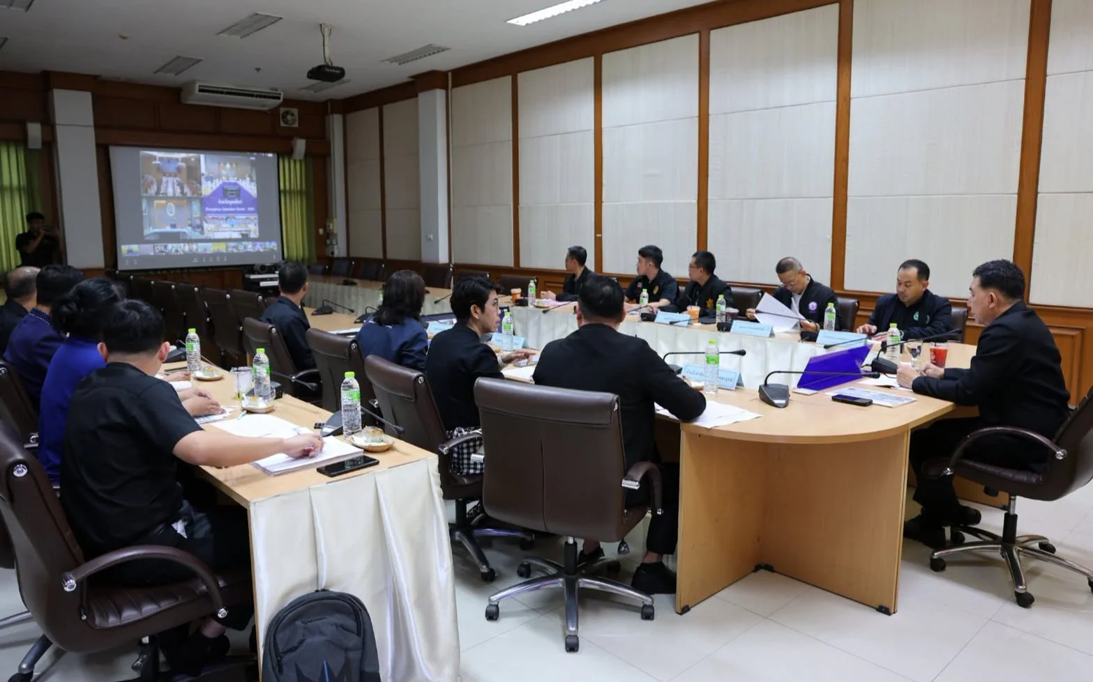 ประชุมชี้แจงกับคณะกรรมาธิการวิสามัญพิจารณาศึกษาร่างพระราชบัญญัติงบประมาณรายจ่าย ประจำปีงบประมาณ พ.ศ.2570 วุฒิสภา